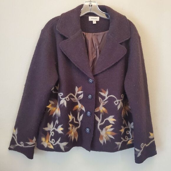 Elegant Floral Embroidered Women's Blazer - Picture 2 of 6